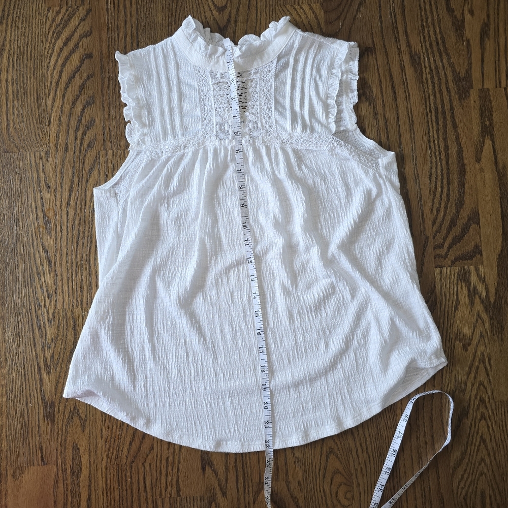 Cable & Gauge White Smocked Ruffled Blouse